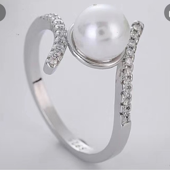 Elegant Vintage Pearl Zircon Ring in Silver Size 8 - NEW - Picture 3 of 12